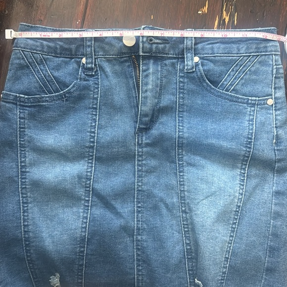 Joe’s Jeans Girls size 12 cutoff denim jean skirt - Picture 10 of 12